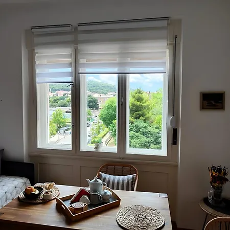 Of Music - In The Center Of Appartement *